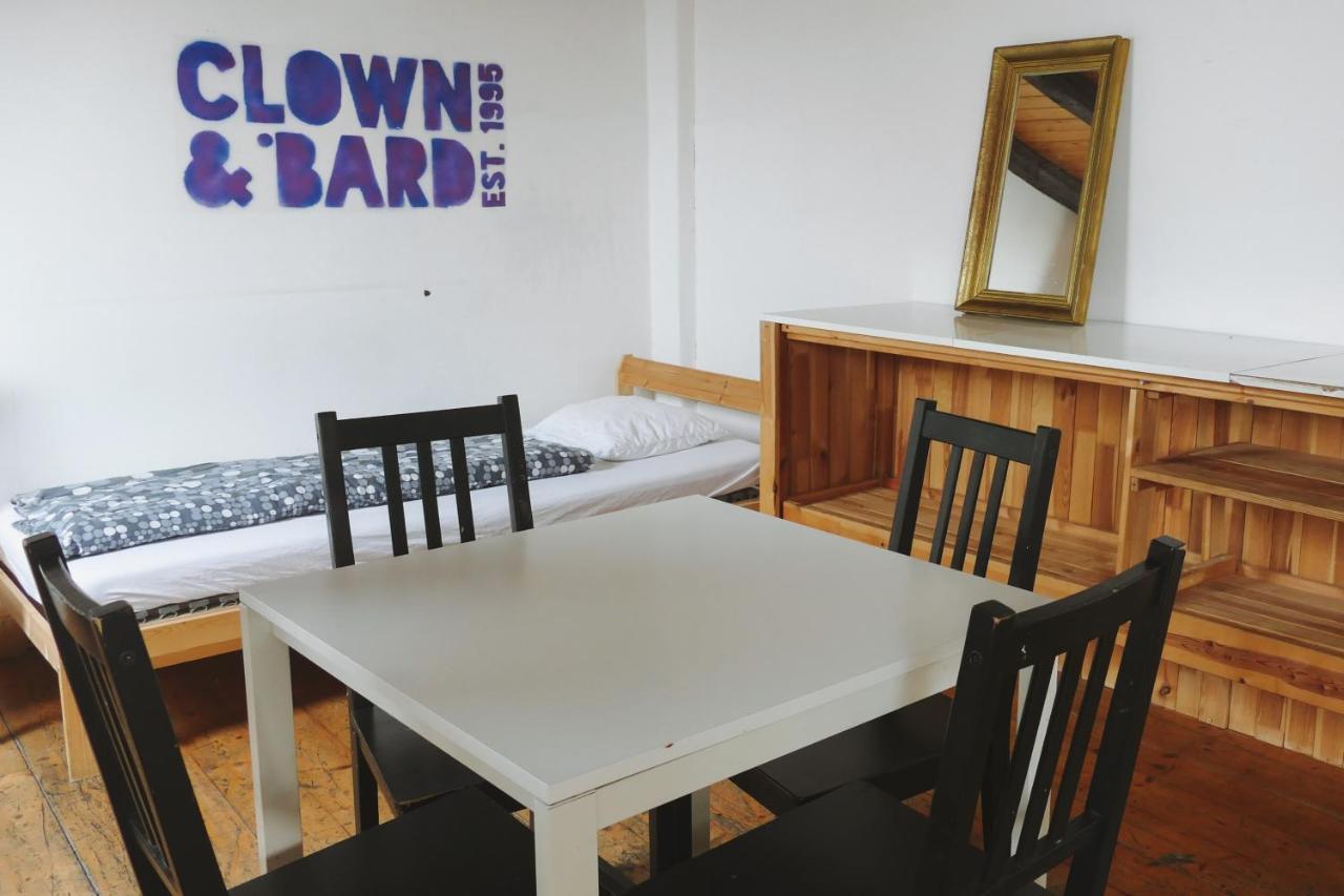 Clown And Bard Hostel براغ المظهر الخارجي الصورة