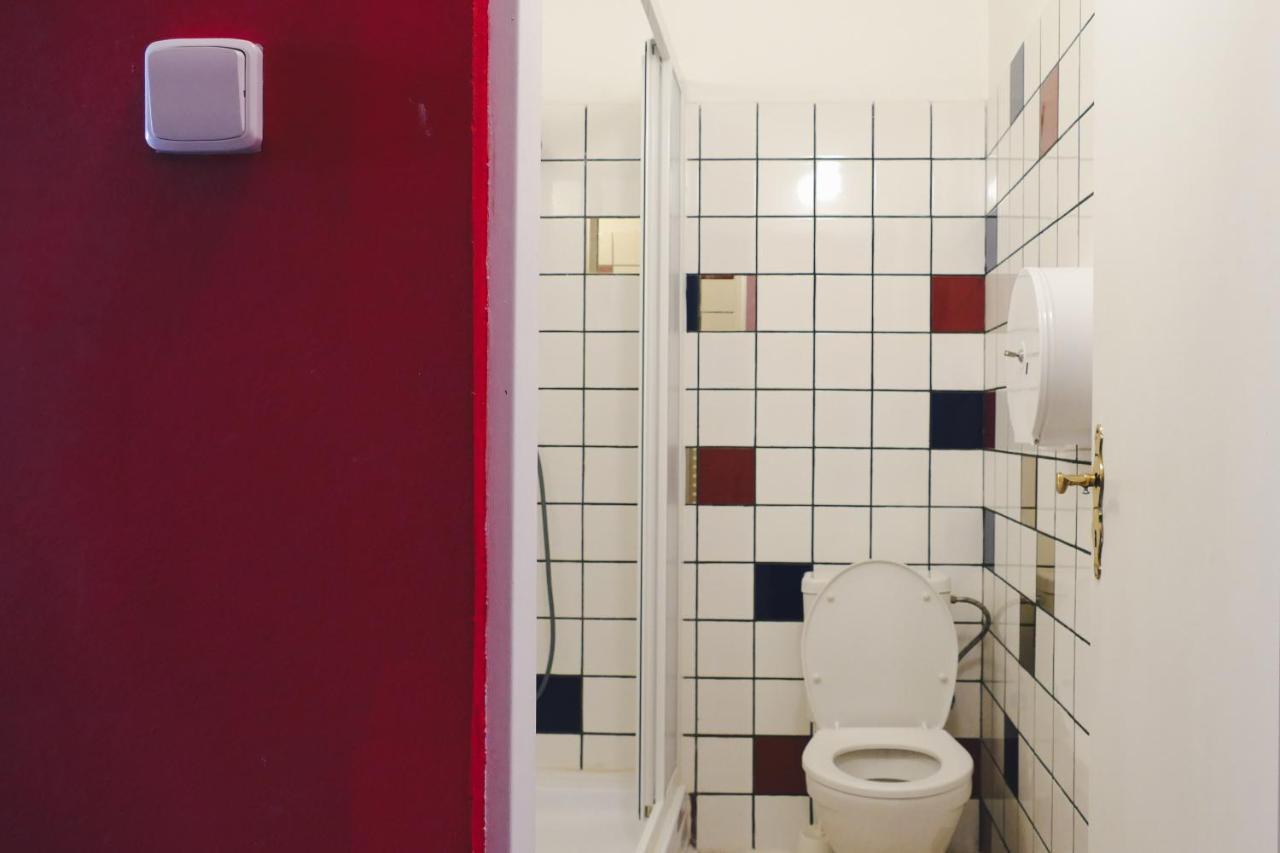 Clown And Bard Hostel براغ المظهر الخارجي الصورة