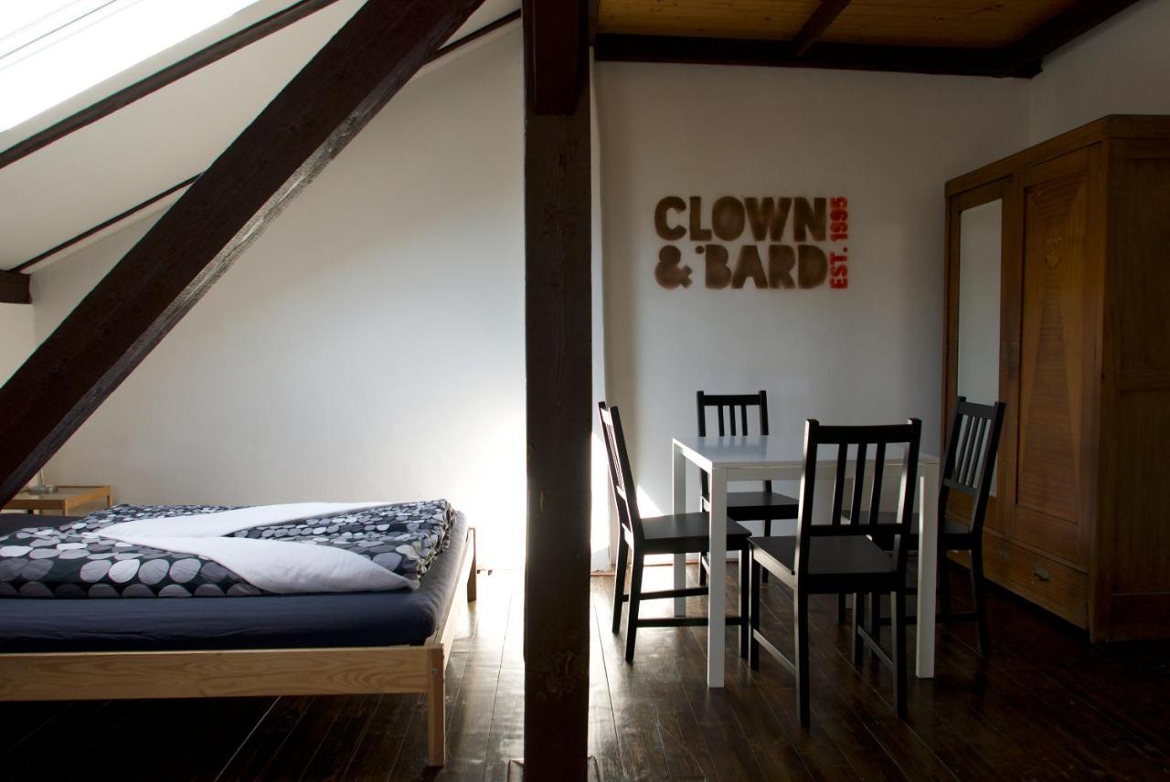 Clown And Bard Hostel براغ المظهر الخارجي الصورة