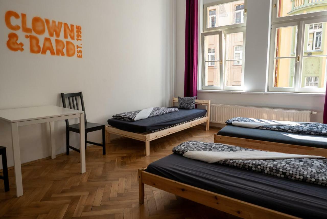 Clown And Bard Hostel براغ المظهر الخارجي الصورة